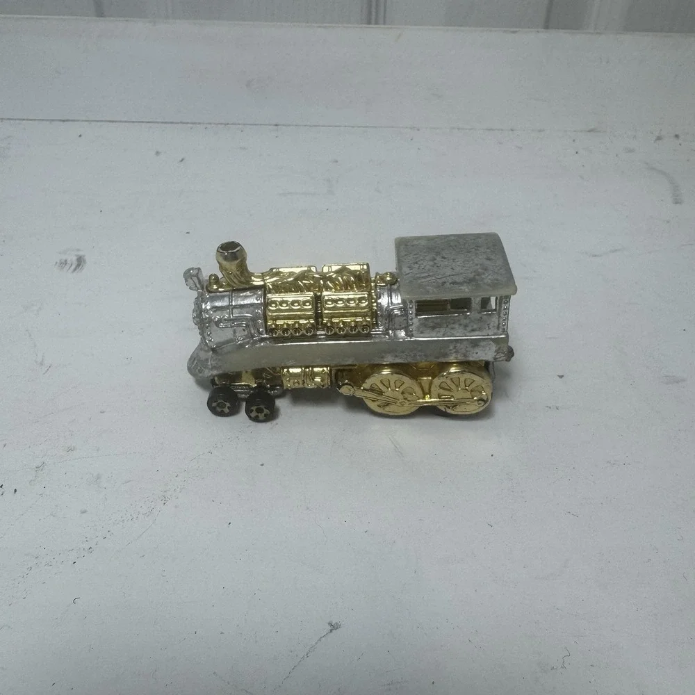 Vintage 1995 Mattel Hot Wheels Rail Rodder Train Engine 5 Gray and Gold Toy
